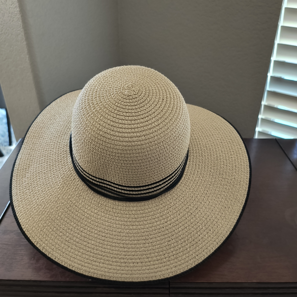 Elegant Tan Wide-Brim Hat
